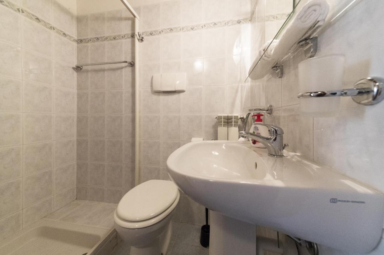 2-Bedroom Lakeview Apartment At The Lake Acquaseria ภายนอก รูปภาพ