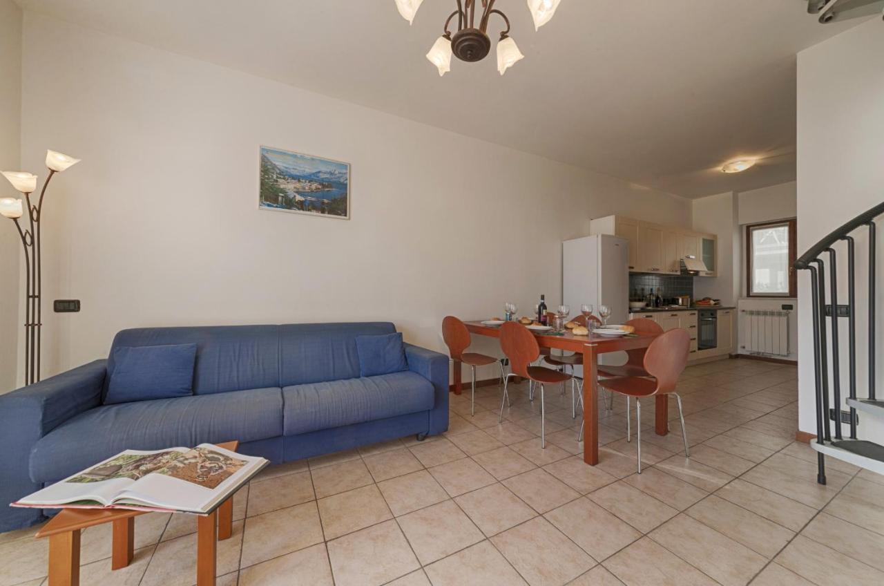 2-Bedroom Lakeview Apartment At The Lake Acquaseria ภายนอก รูปภาพ