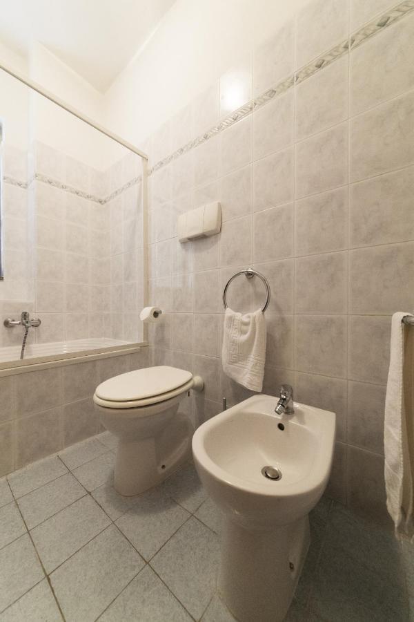 2-Bedroom Lakeview Apartment At The Lake Acquaseria ภายนอก รูปภาพ